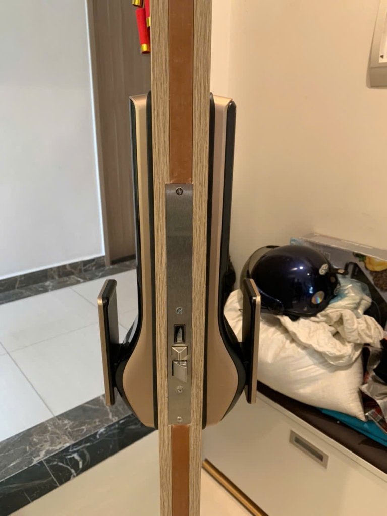 Khóa Cửa Vân Tay Chất Lượng Cao