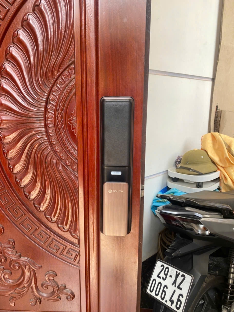 khóa cửa điện tử