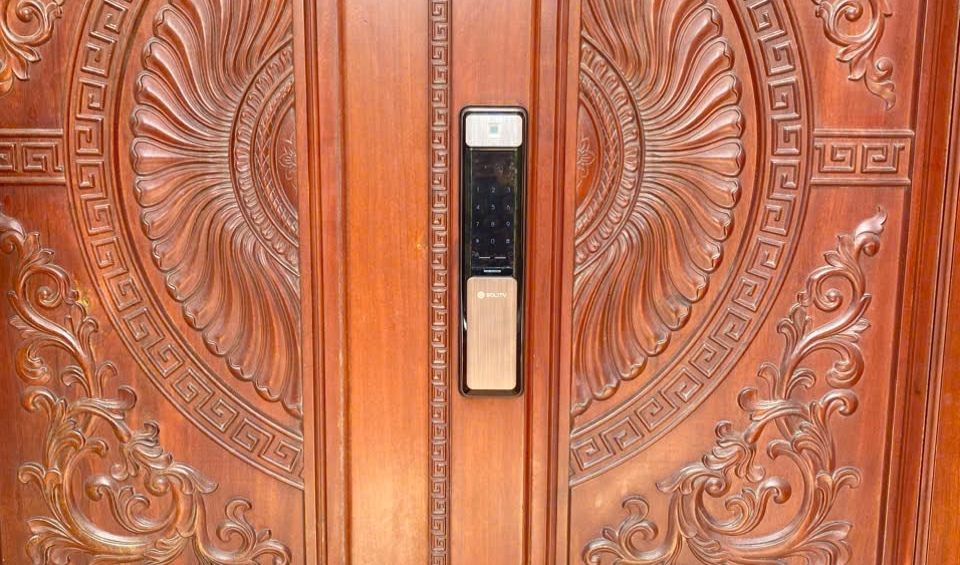 khóa cửa vân tay