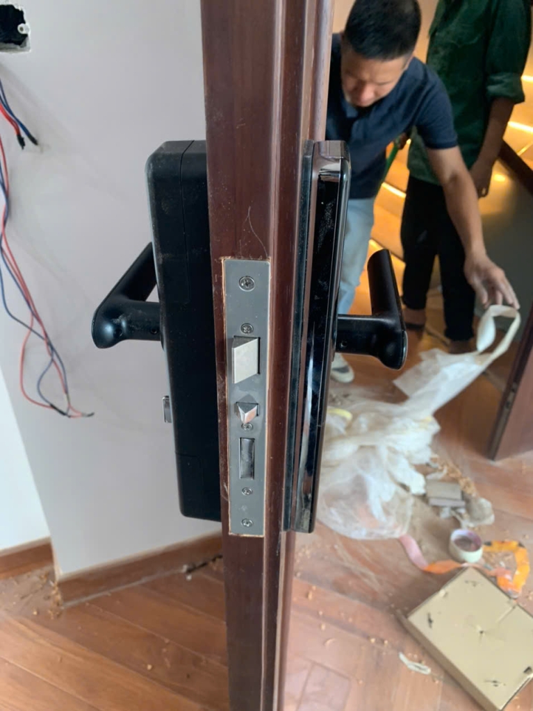 khóa cửa vân tay