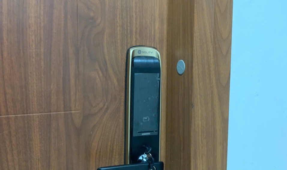 Khóa cửa vân tay