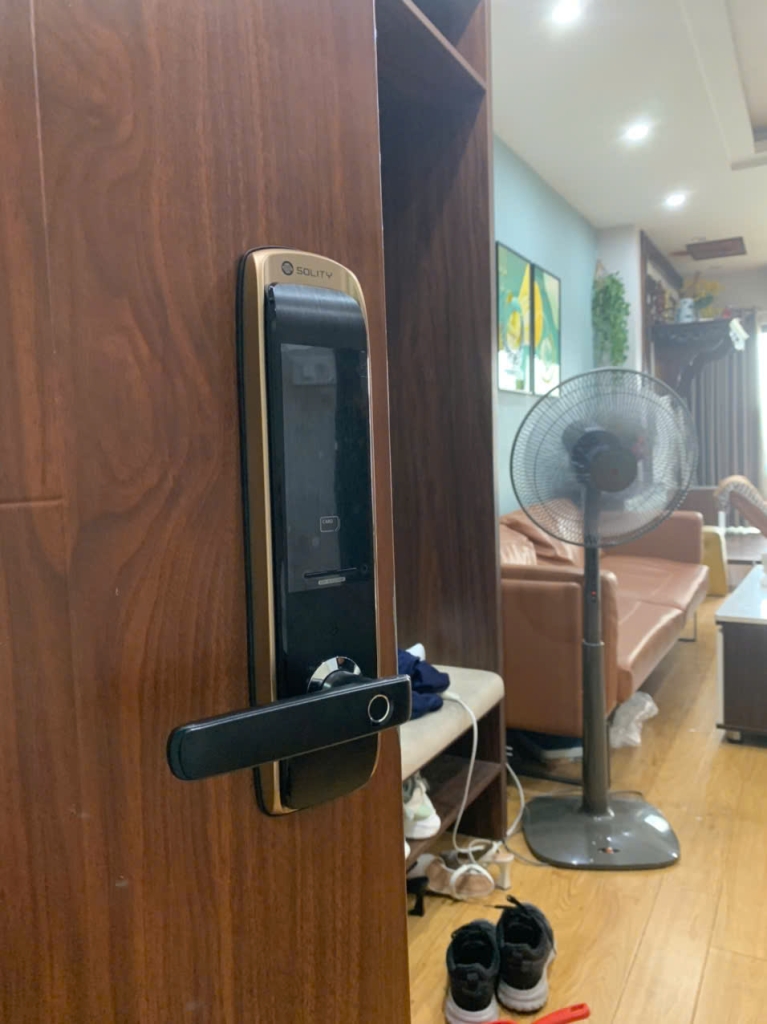 khóa cửa vân tay