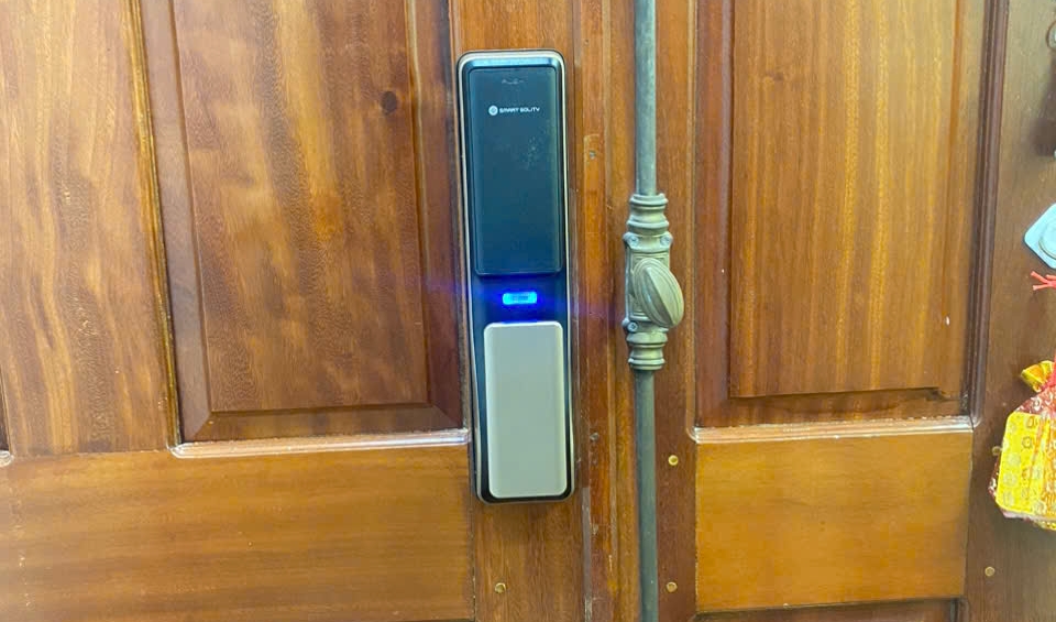 Lắp Đặt Khóa Cửa Vân Tay