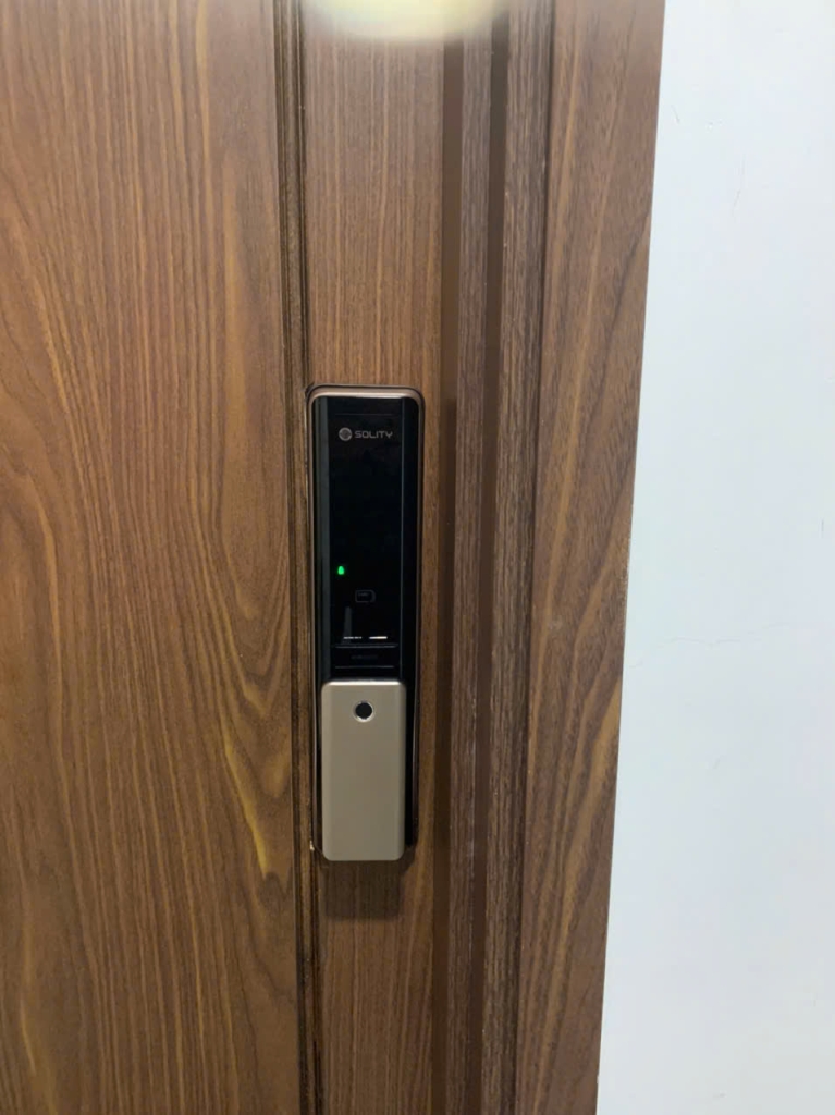 Lắp Đặt Khóa Cửa Vân Tay