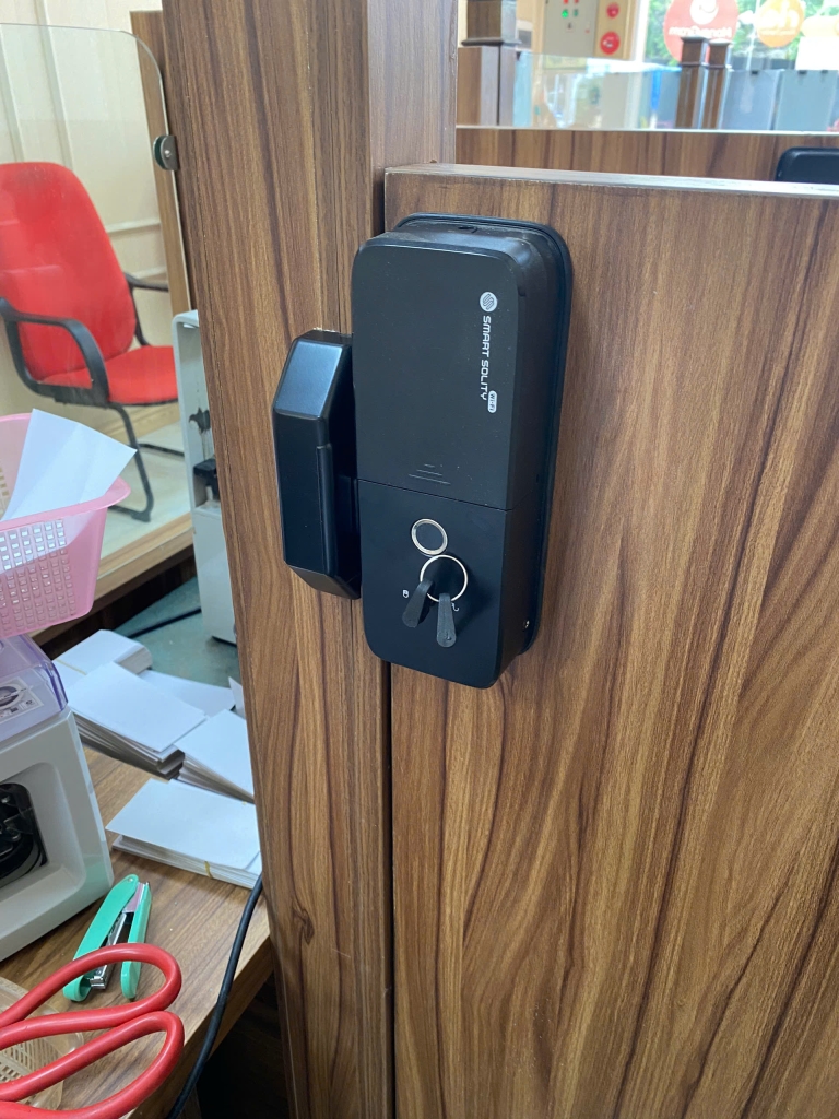 Khóa Vân Tay Cửa Thông Minh