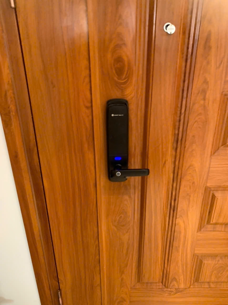 Khóa cửa vân tay