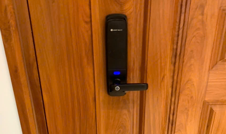 Khóa cửa vân tay