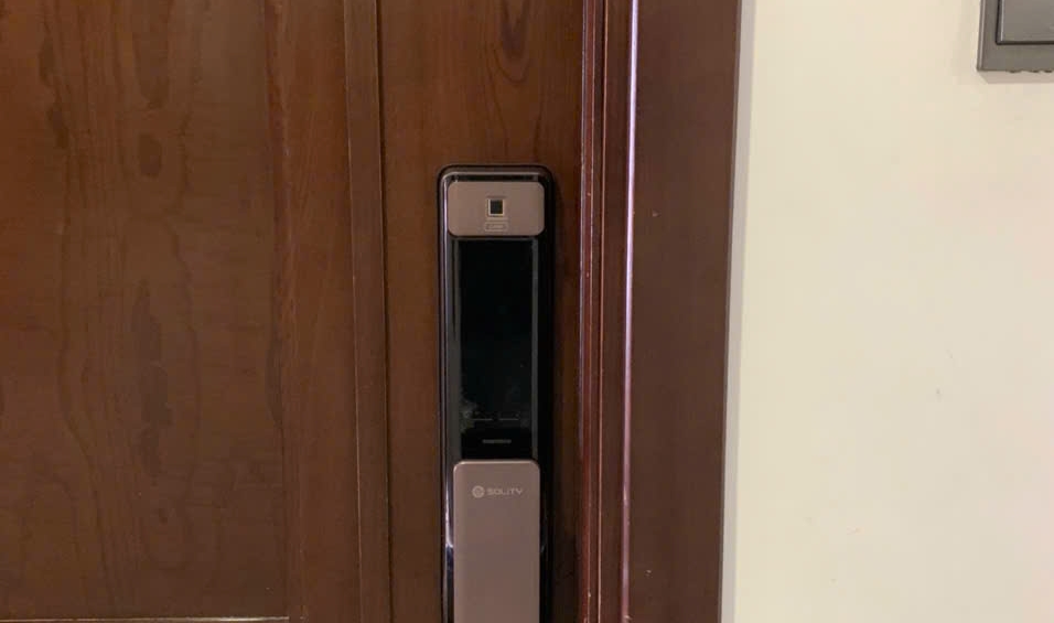 khóa cửa vân tay nhà phố