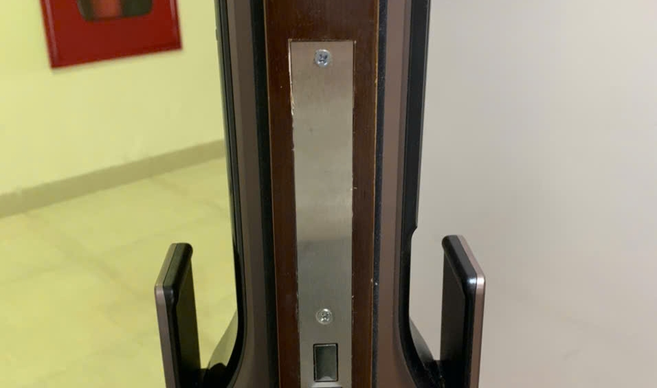 khóa cửa vân tay