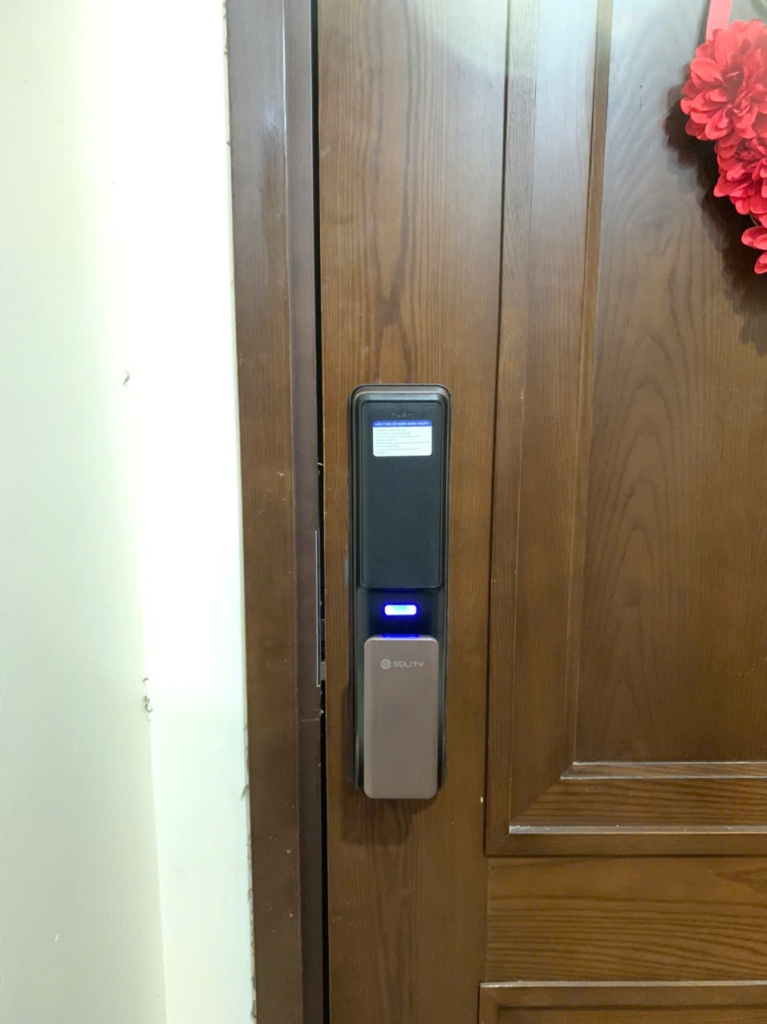 khóa cửa vân tay