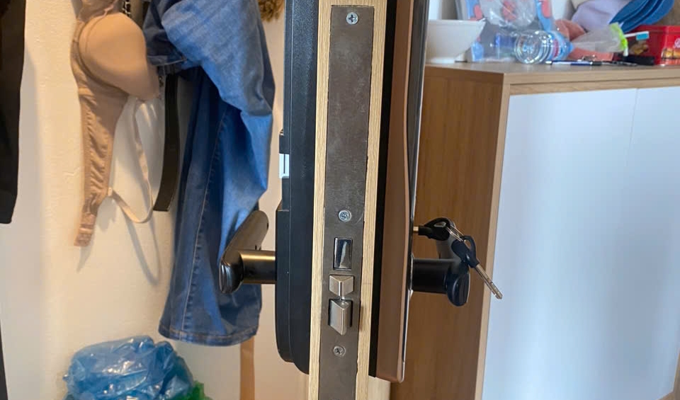 Khóa Cửa Vân Tay