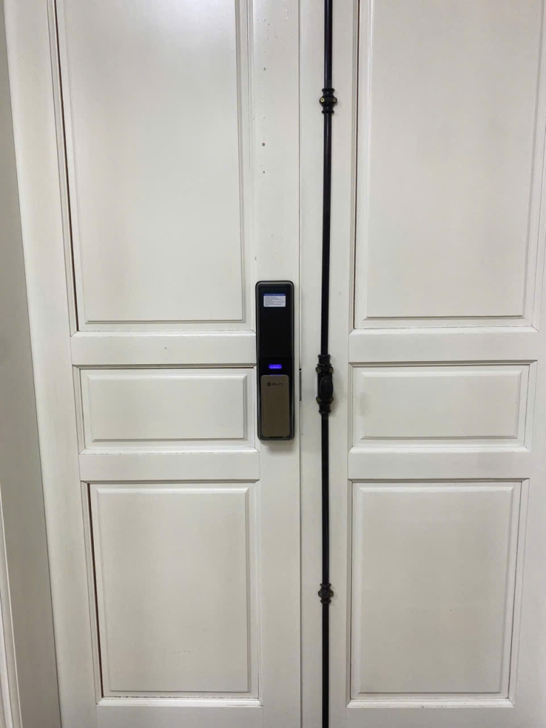 Khóa Cửa Vân Tay