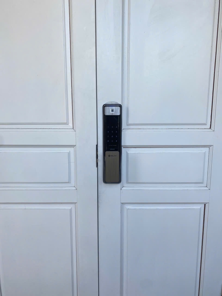 Khóa Cửa Vân Tay