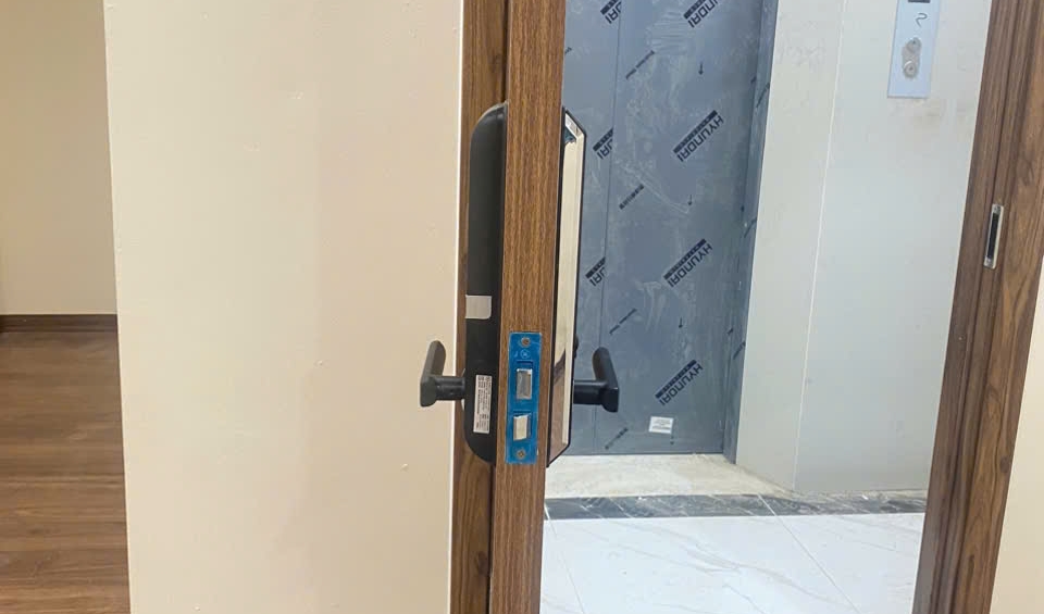 khóa cửa vân tay nhập khẩu