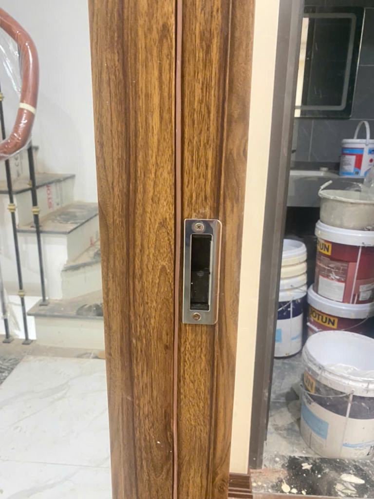 khóa cửa vân tay nhập khẩu