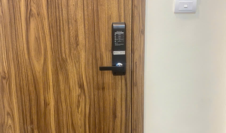 Khóa Cửa Vân Tay