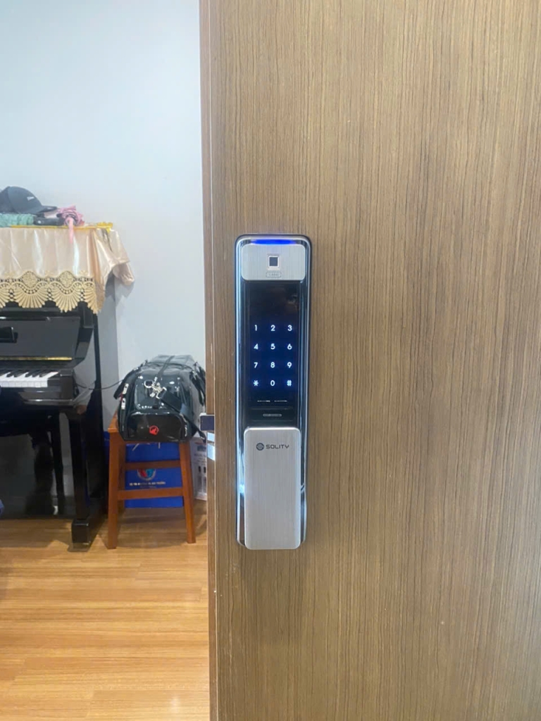 khóa cửa vân tay