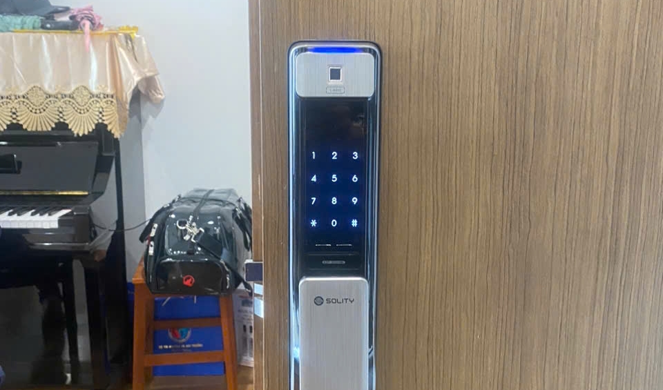 khóa cửa vân tay