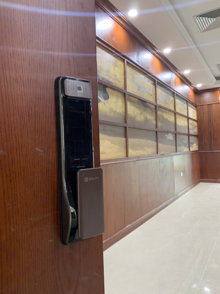 khóa cửa vân tay