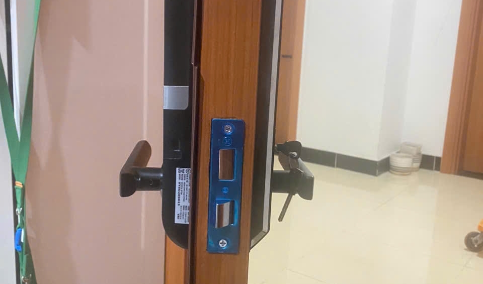 Khóa Cửa Vân Tay Cho Biệt Thự Sang Trọng