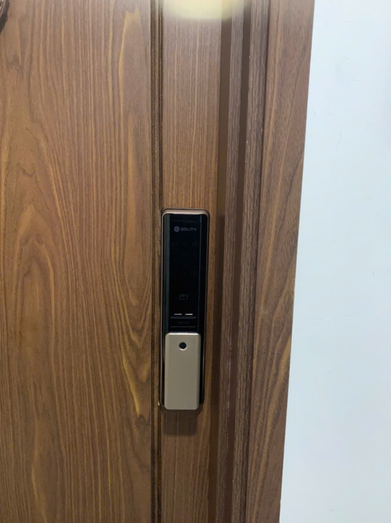 khóa cửa vân tay Hàn Quốc