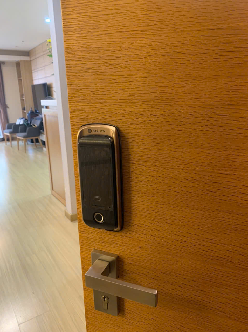 Khóa cửa thông minh