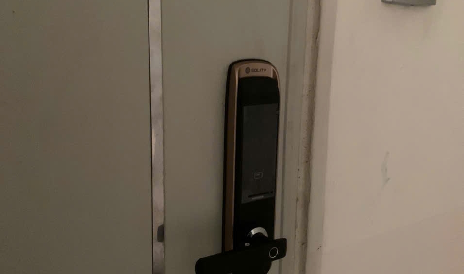 khóa cửa vân tay