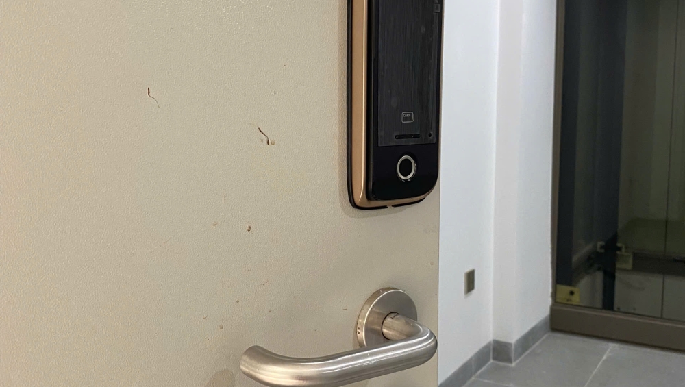 khóa cửa điện tử