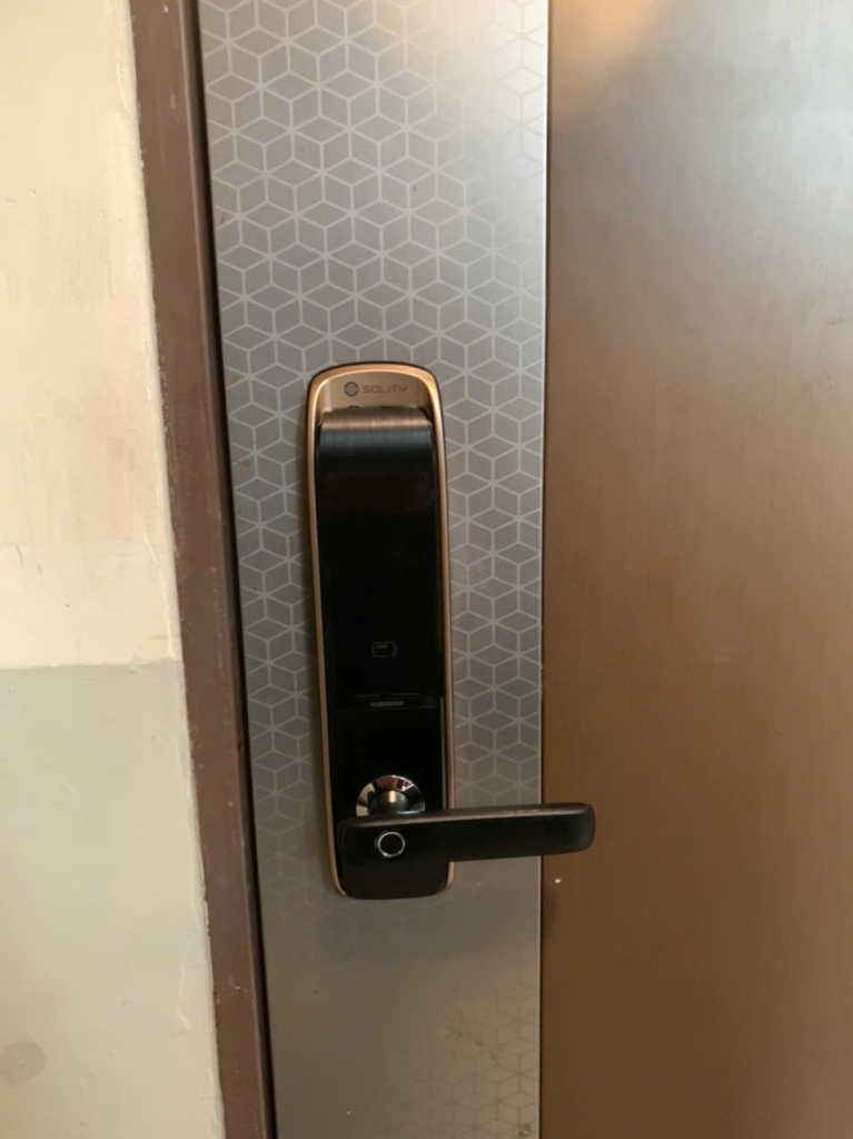 khóa cửa vân tay