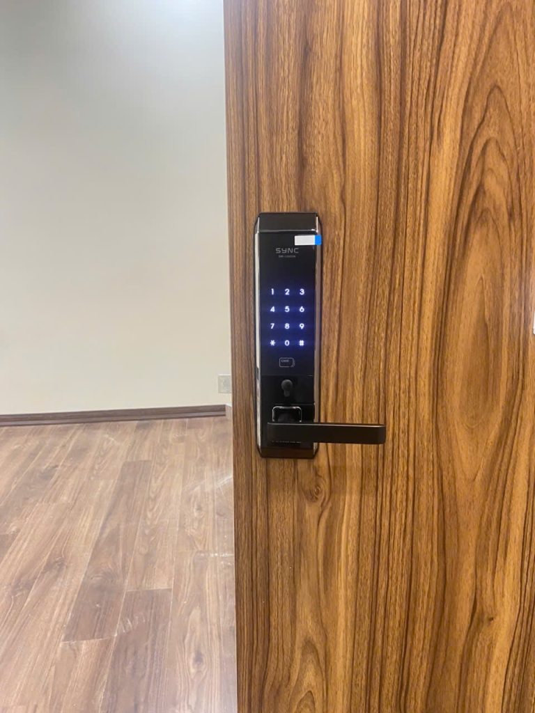 Gia đình có trẻ nhỏ có nên dùng khóa vân tay