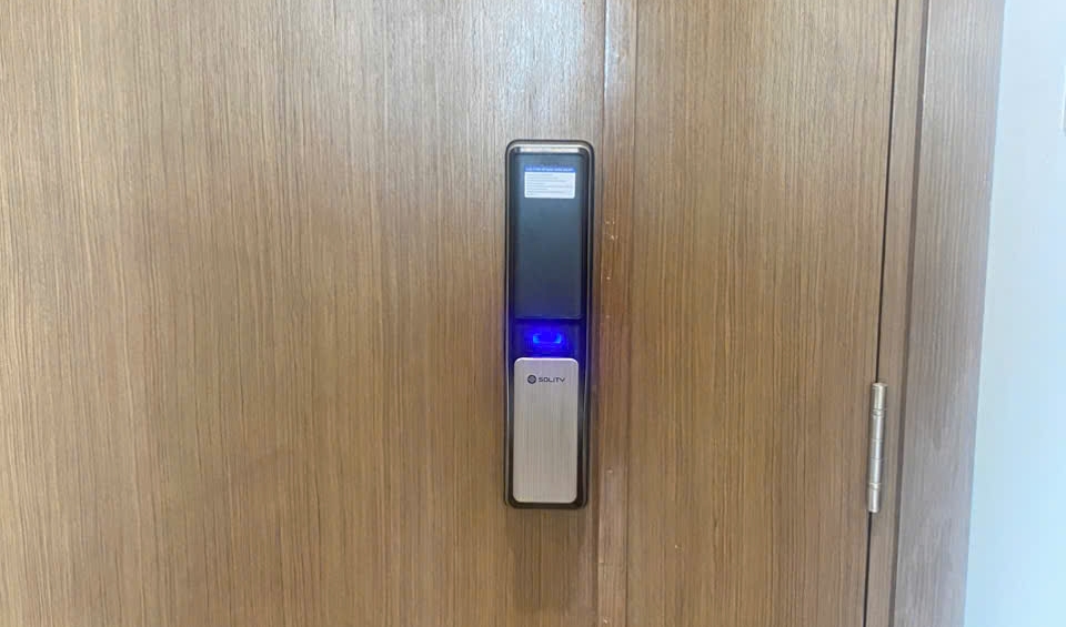 Nên đầu tư bao nhiêu tiền cho khóa cửa vân tay