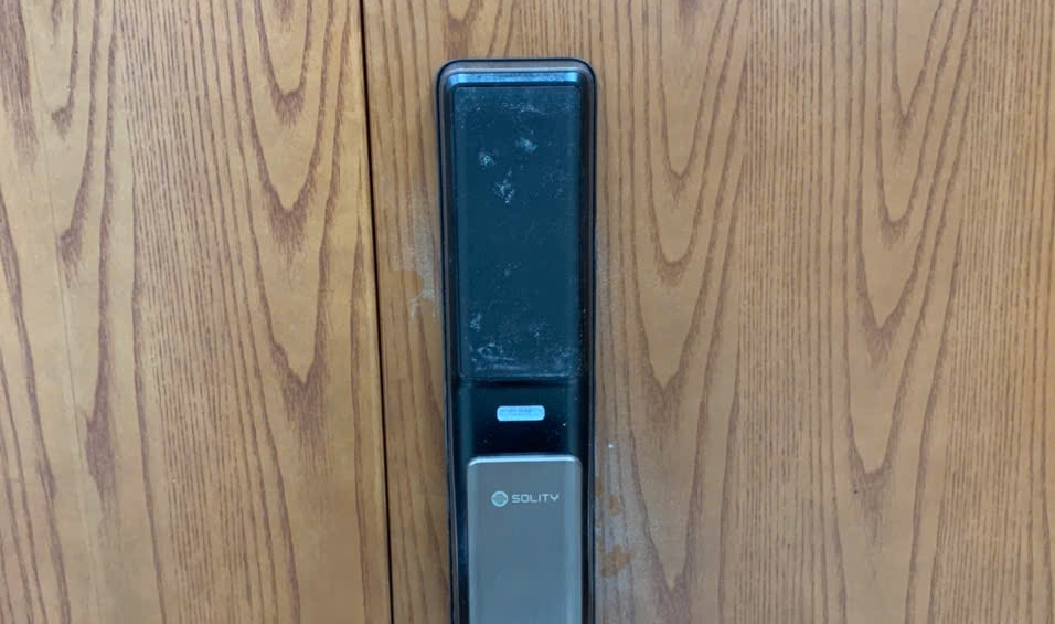 khóa cửa vân tay