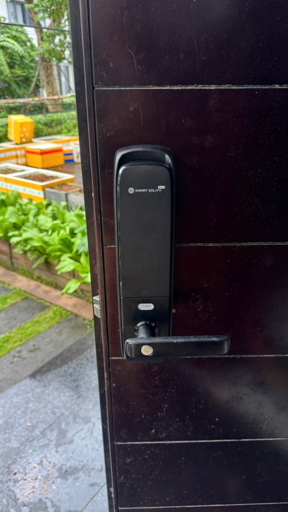 Khóa cửa vân tay