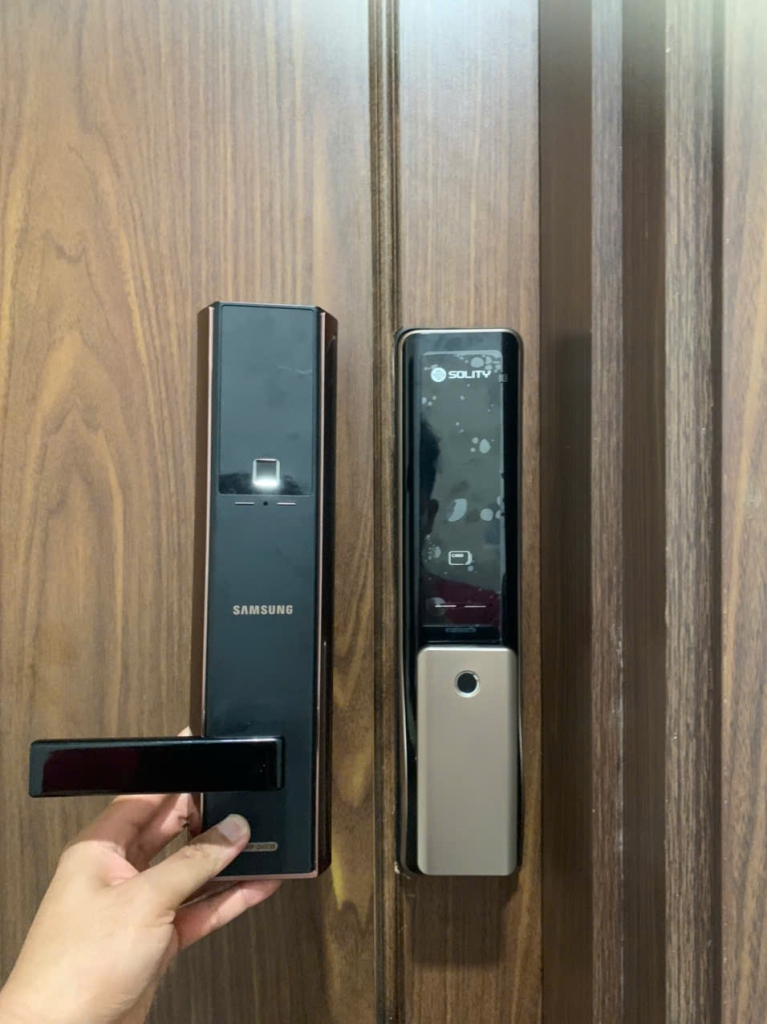 khóa cửa vân tay