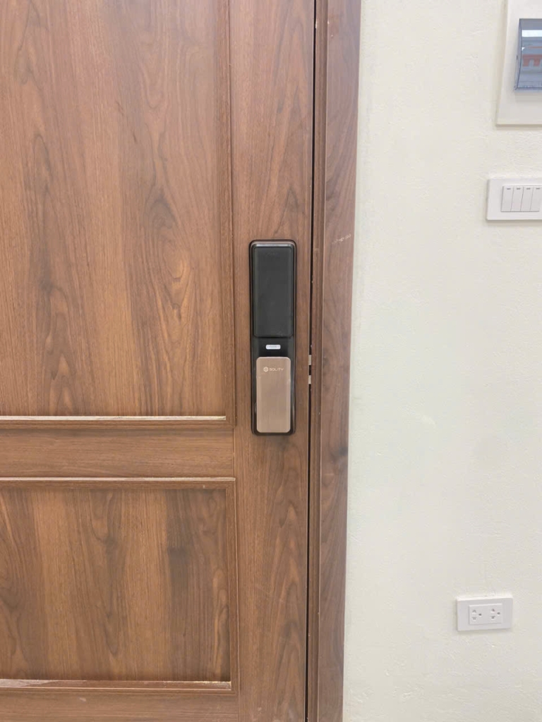 khóa cửa vân tay