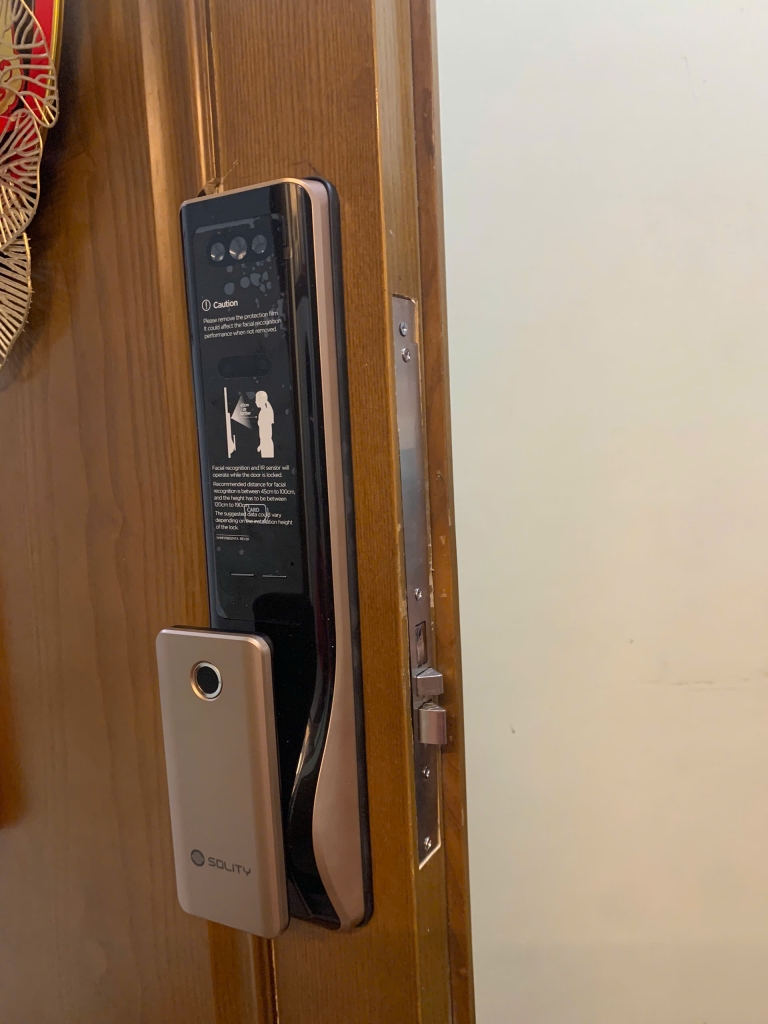 khóa cửa vân tay