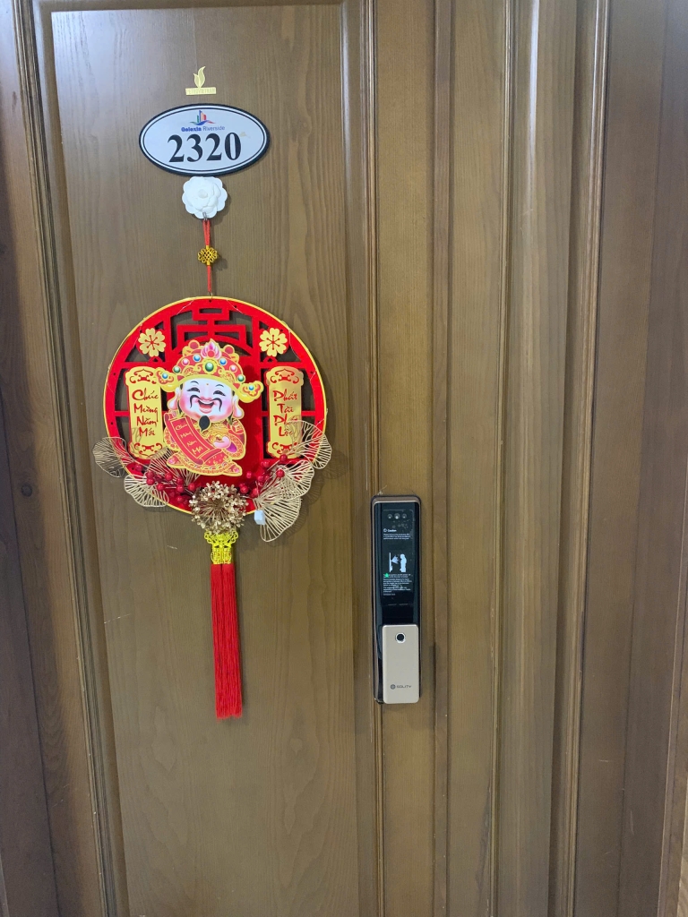 lắp khóa điện tử