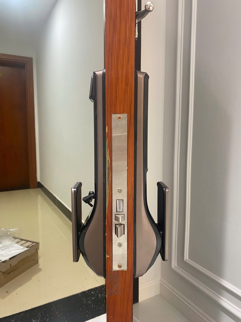 khóa cửa vân tay