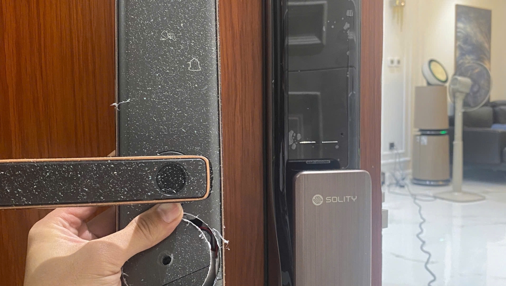 khóa cửa vân tay