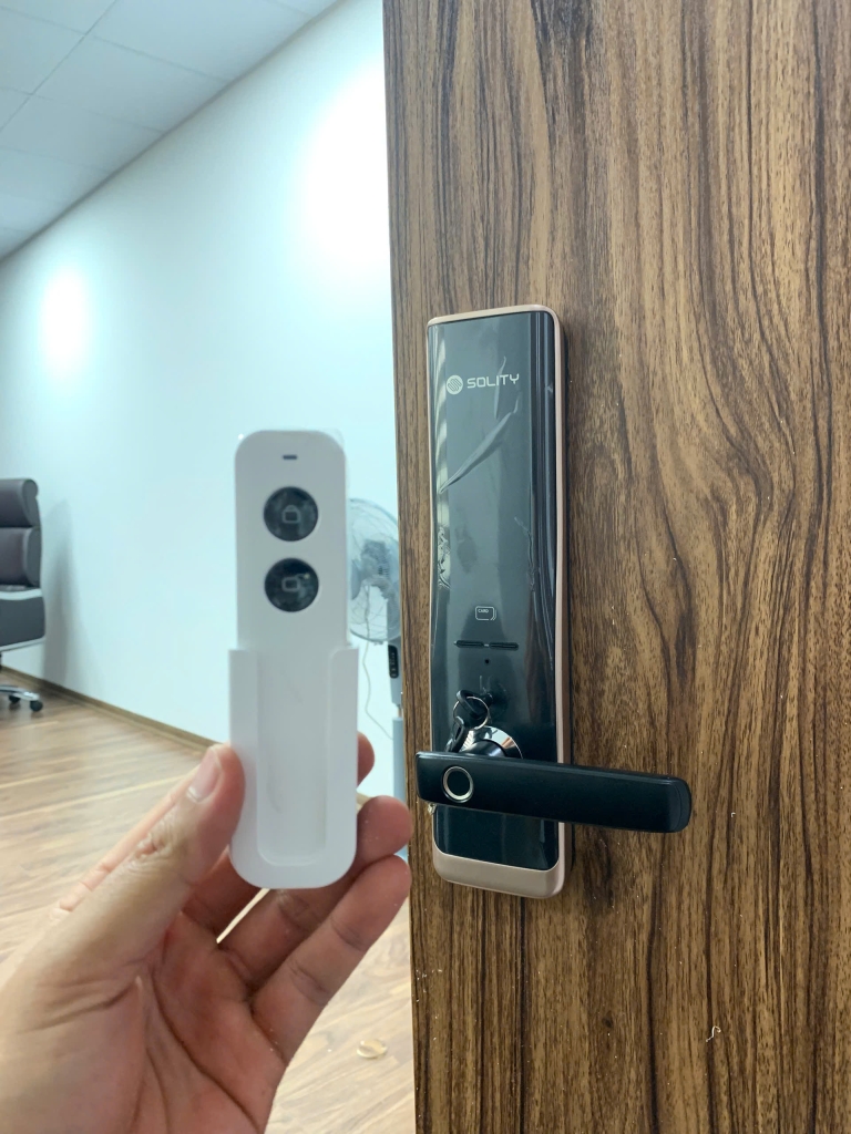 Điều khiển từ xa Solity