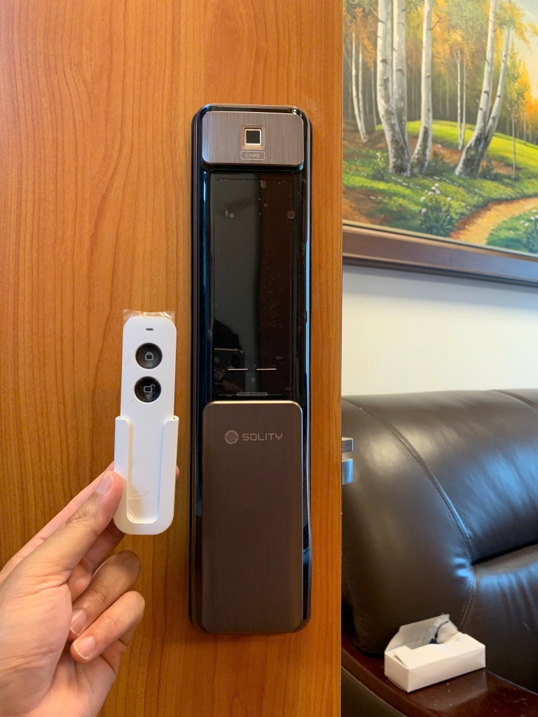 Điều khiển từ xa Solity